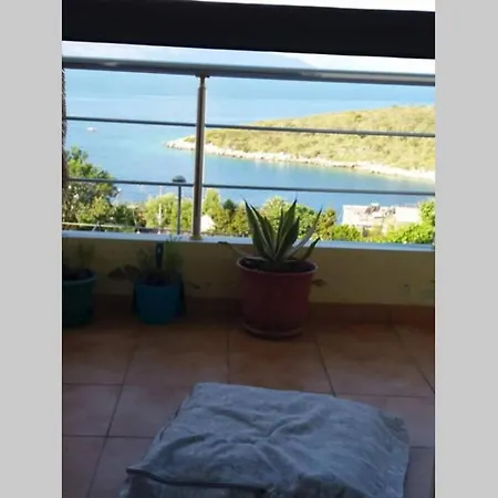 Sunny & Beachfront Flat In * Sarandë